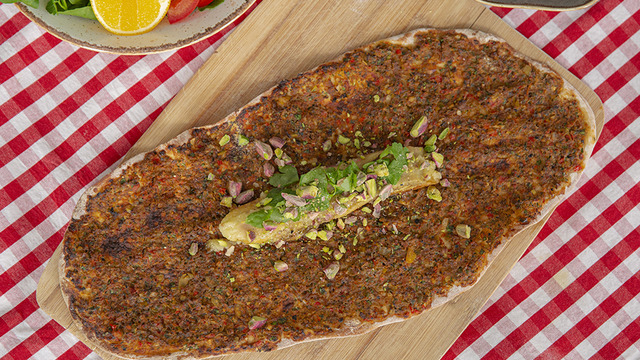 Gaziantep Usulü: Söğürmeli Lahmacun