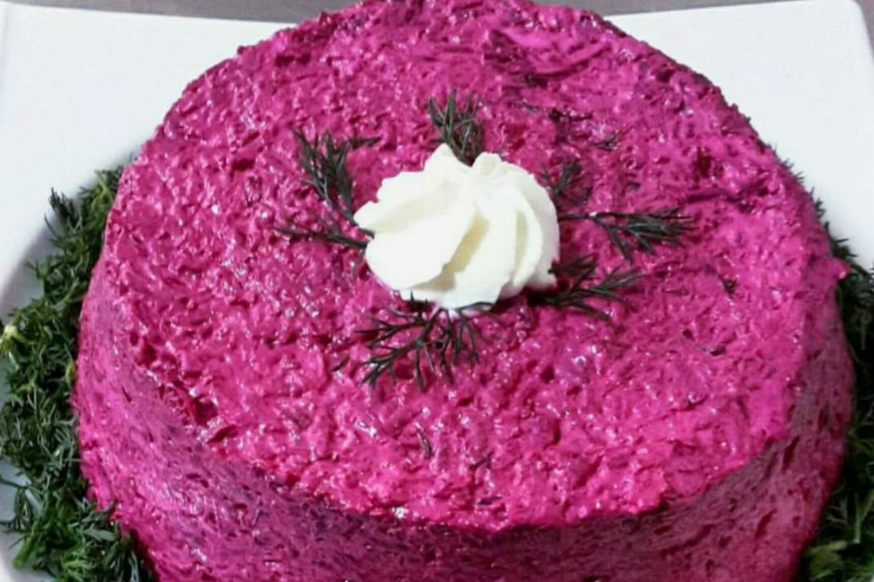 Rengi Yeter: Pancar Salatası