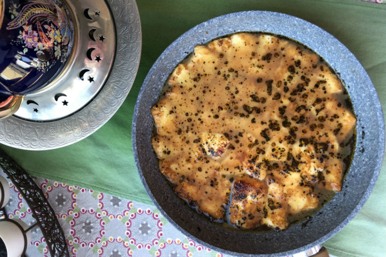 Yöresel Bir Lezzet: Peynir Paçası