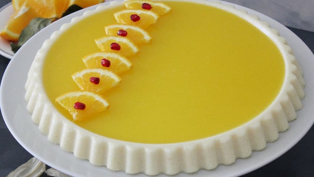 Mis Kokusuyla: Portakal Soslu İrmik Muhallebisi
