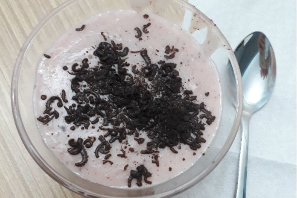 Enfes Tat: Kuru İncirli ve Çilekli Puding