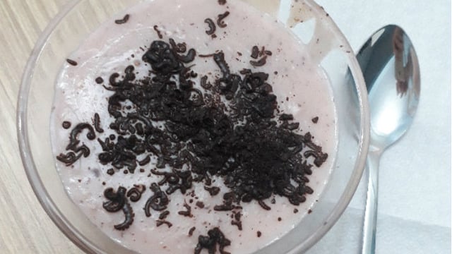 Enfes Tat: Kuru İncirli ve Çilekli Puding