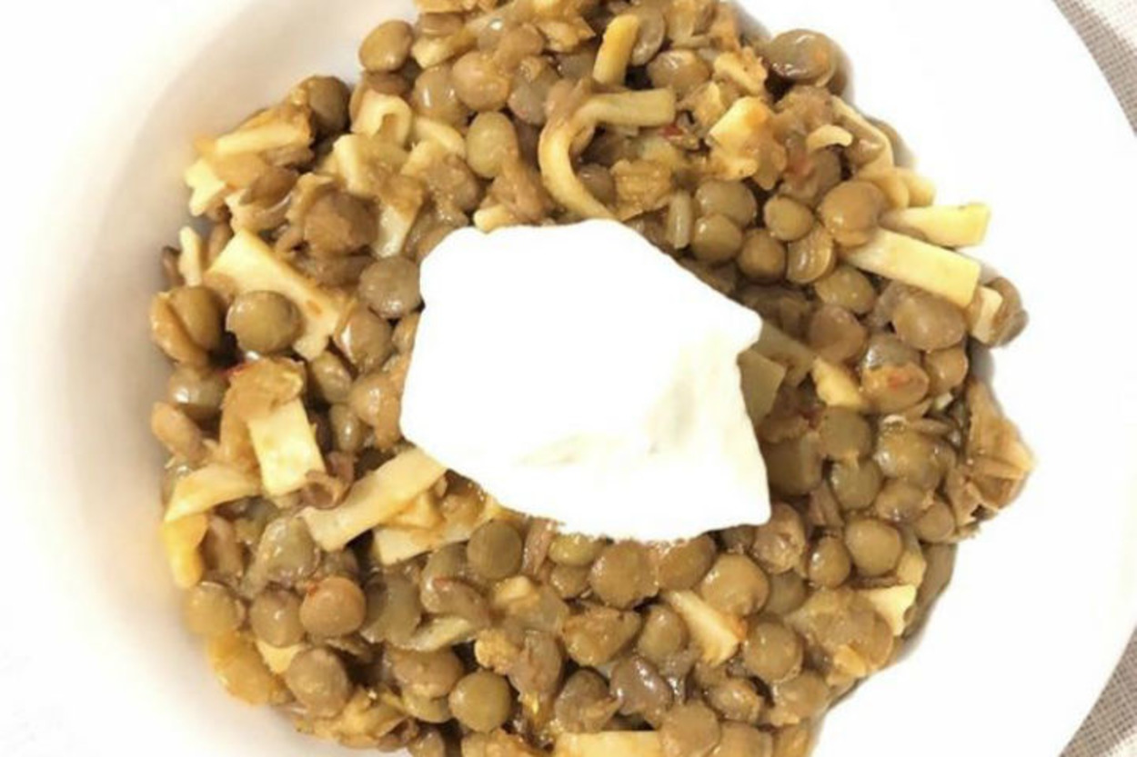 Dolu Dolu: Erişteli Yeşil Mercimek Yemeği