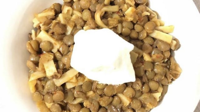Dolu Dolu: Erişteli Yeşil Mercimek Yemeği