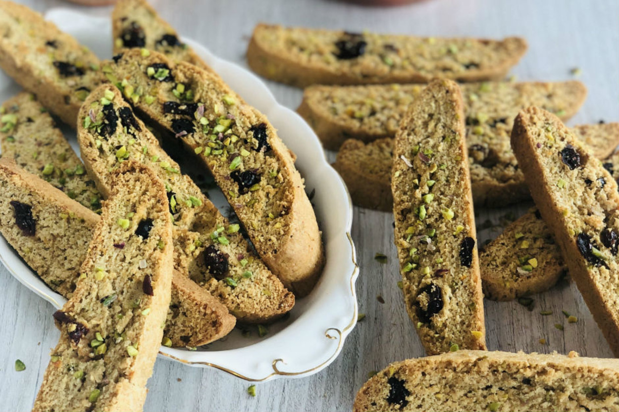 Bir Tanesi Yetmeyecek: Fıstıklı Biscotti