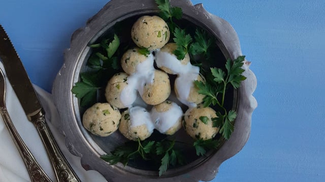 Mezelerin En Ponçiği: Labneli Patates Topları