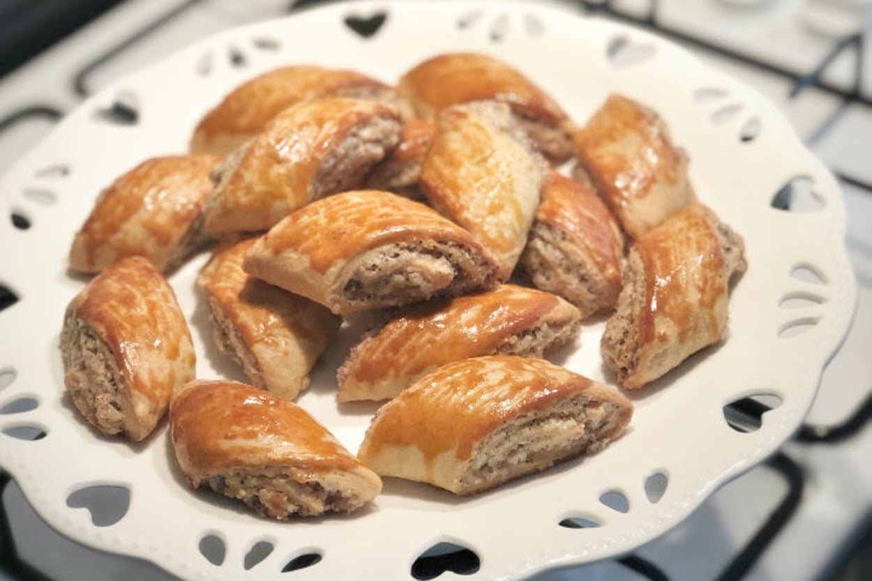 Yanına Bir Bardak Demli Çay: Fındıklı Rulo Kurabiye
