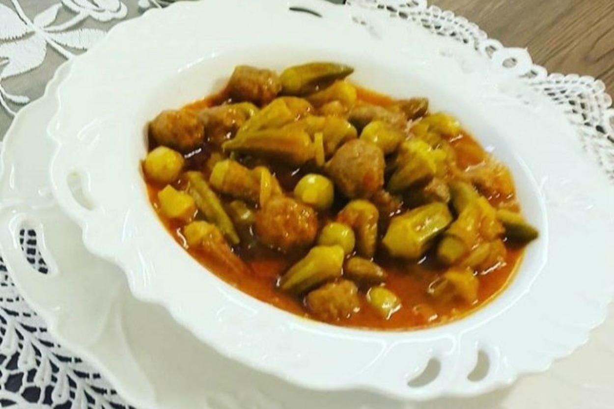 Enfes Tadıyla: Köfteli Bamya