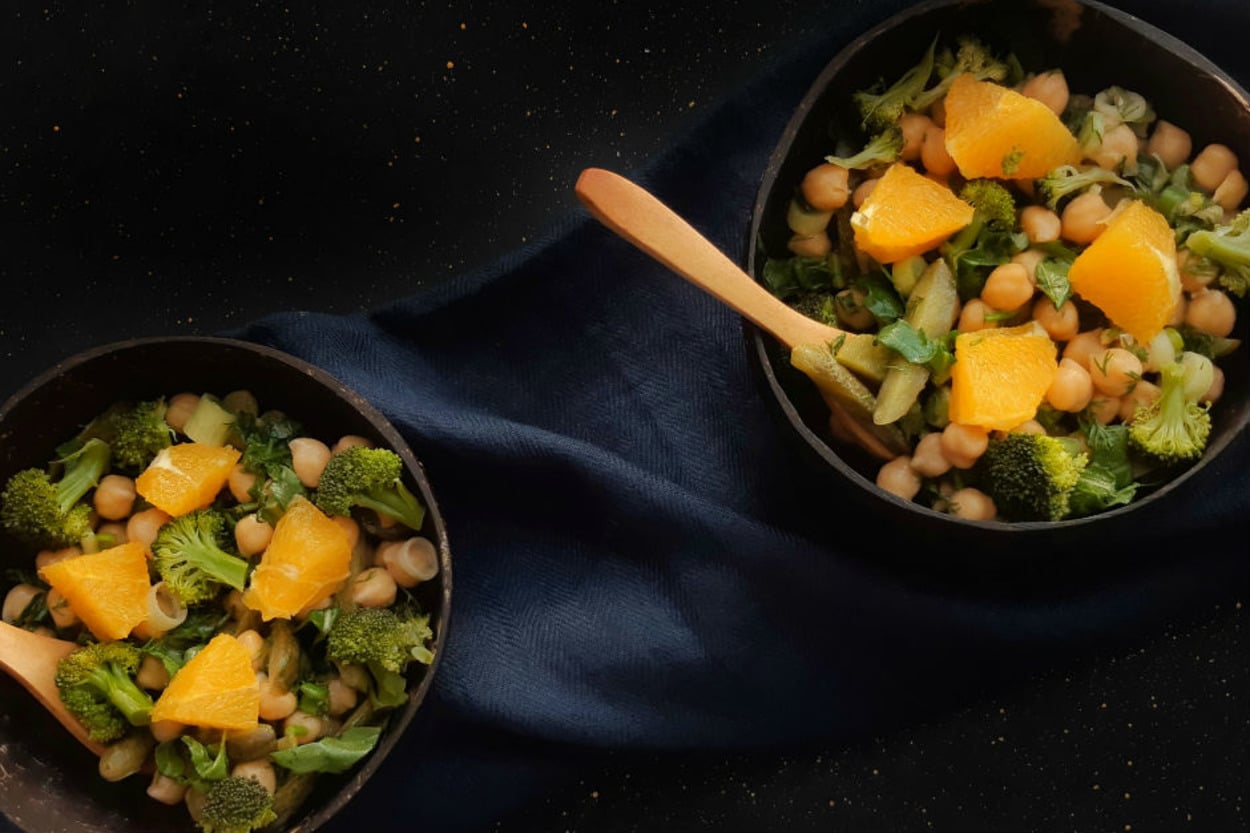 Bir de Böyle Deneyelim: Tatlı Ekşi Nohut Salatası