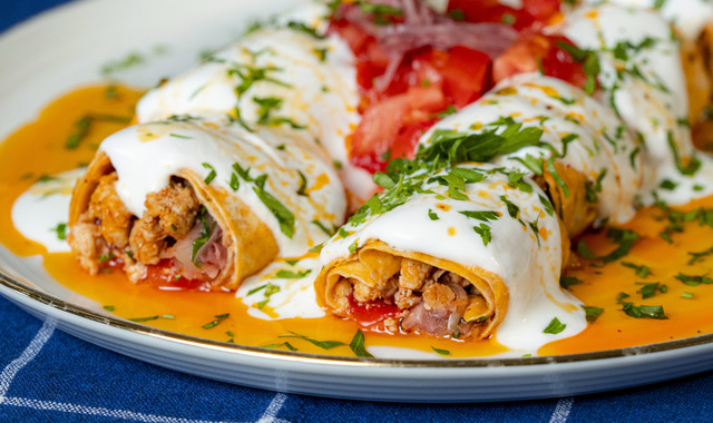 Lezzeti Katlandı: Yoğurtlu Tavuk Tantuni