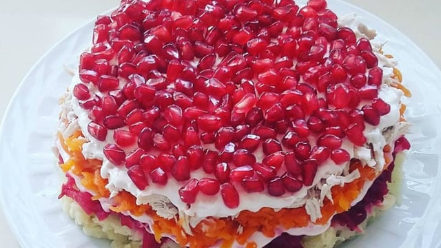 Herkes Çok Sevecek: Pratik Nar Salatası
