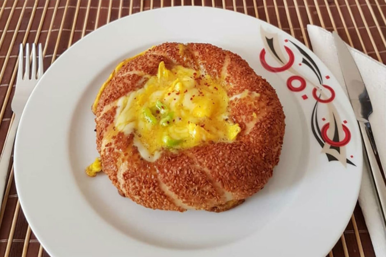 İkisi Bir Arada: Simit Omlet