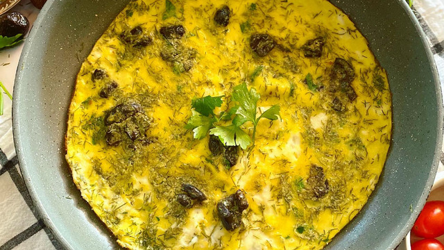Tek Başına Bir Yıldız: Zeytinli ve Otlu Omlet