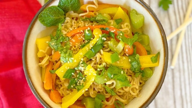 Kolay mı Kolay: Sebzeli Noodle