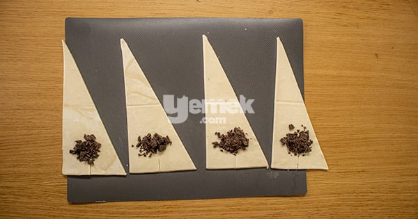 kolay-cikolatali-kruvasan-asama-4
