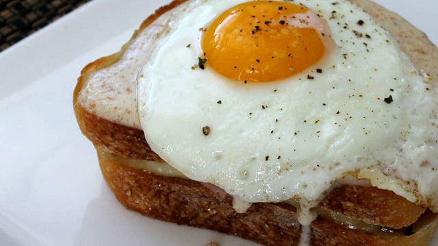 Yumurtası Üstünde: Croque Madame