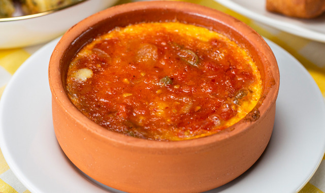 Sofra Şenlensin: Güveçte Menemen