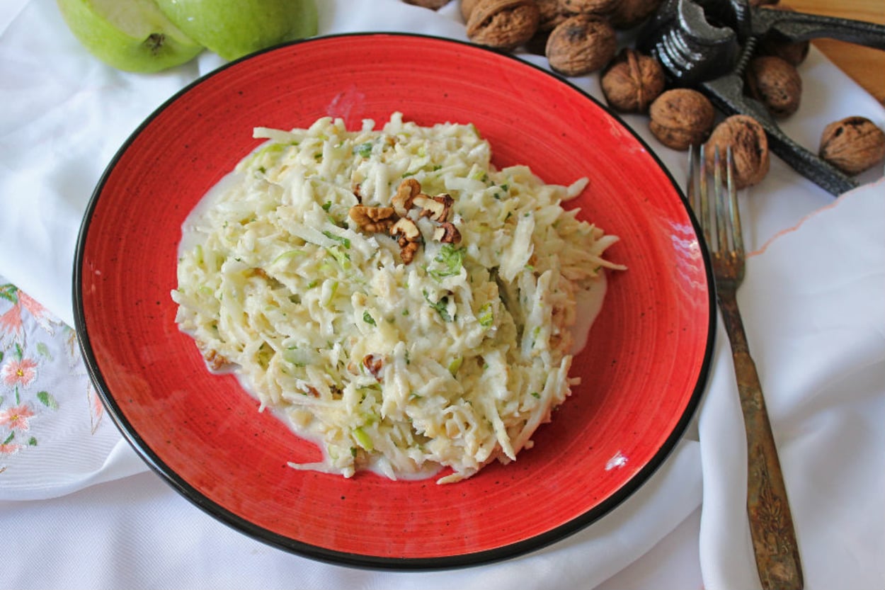 Bir Tabak Ferahlık: Elmalı Kereviz Salatası