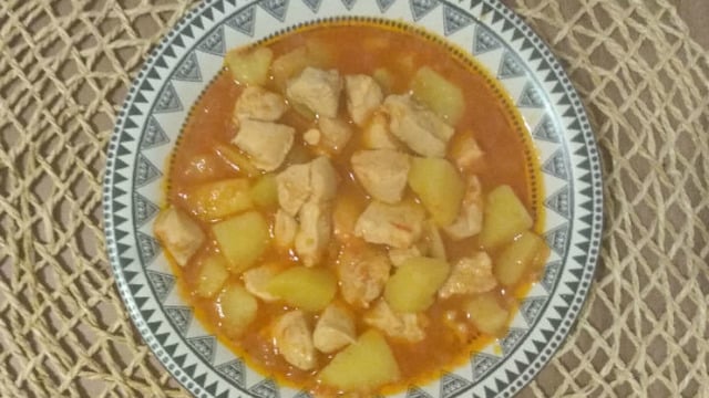 Anne Tarifi: Patatesli Tavuk Yemeği