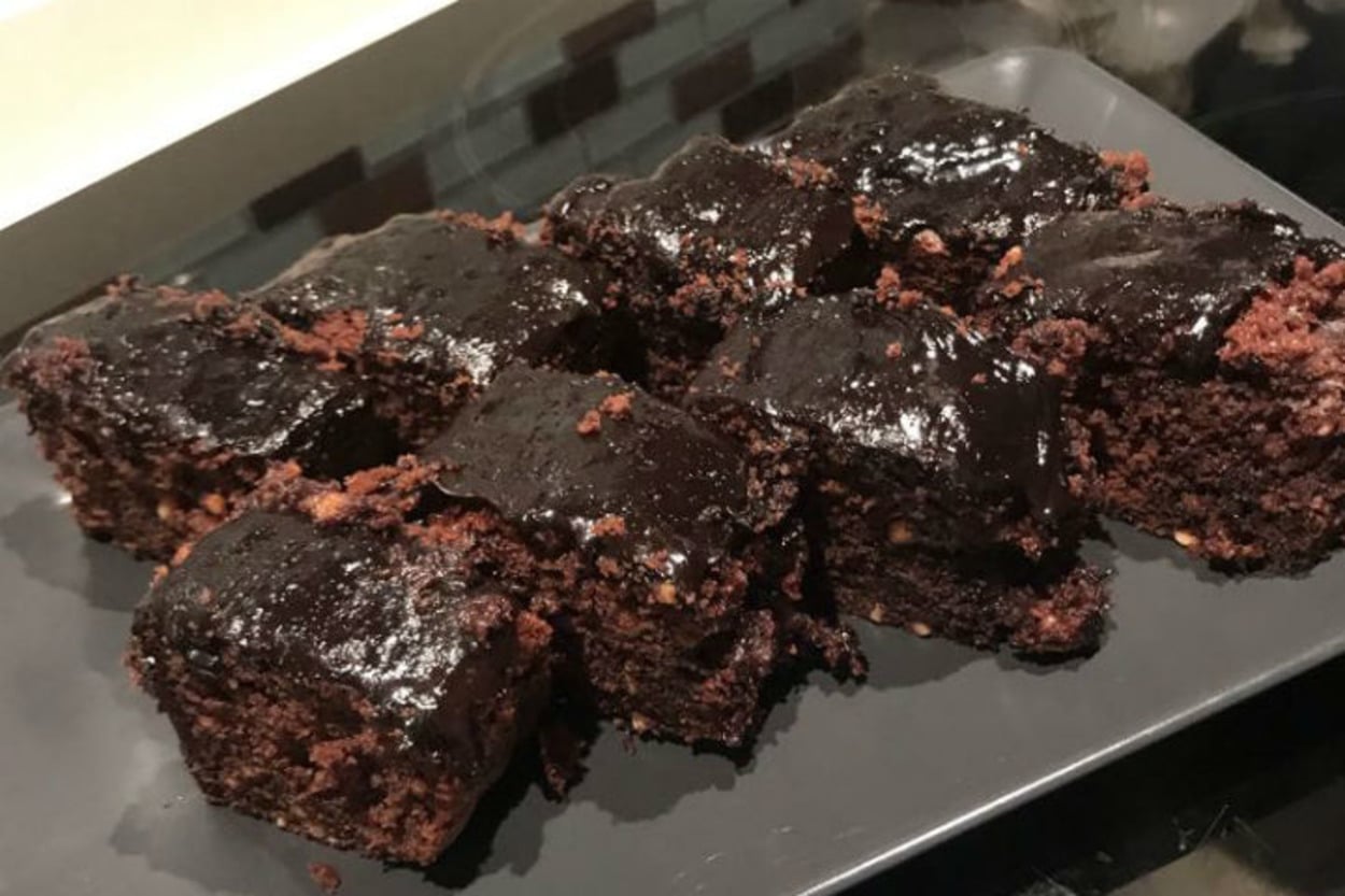 Çikolata Canavarlarına: Bol Çikolatalı Brownie