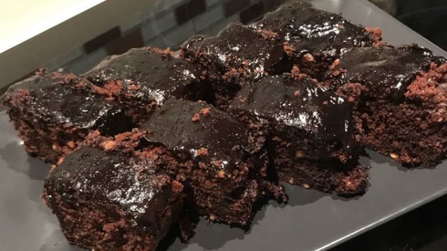 Çikolata Canavarlarına: Bol Çikolatalı Brownie