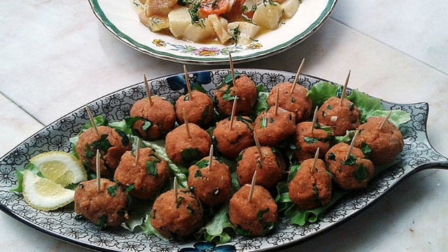 Sıradanlıktan Uzak: Köri Baharatlı Mercimek Köftesi