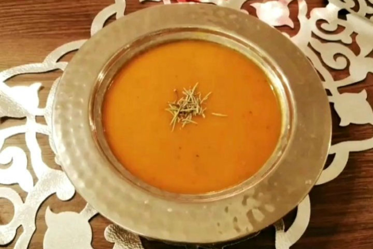 Kış Günlerinin İlacı: Bal Kabağı Çorbası