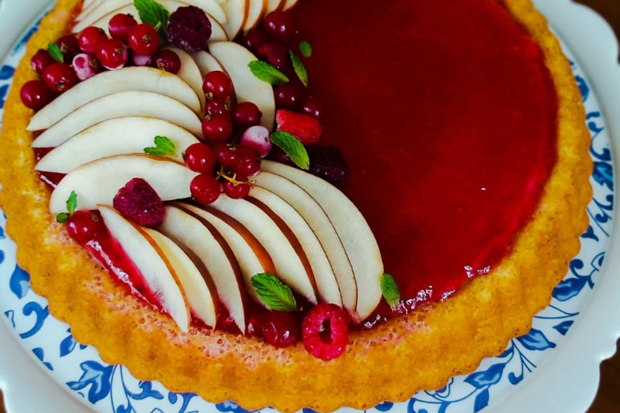 Çay Saatleri Şenlendi: Vişne Jöleli Kek Tart