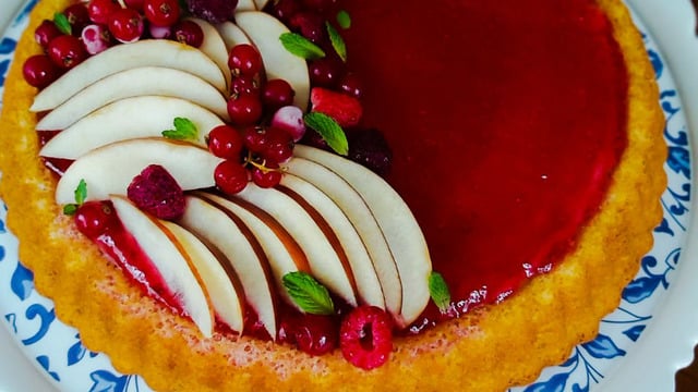 Çay Saatleri Şenlendi: Vişne Jöleli Kek Tart
