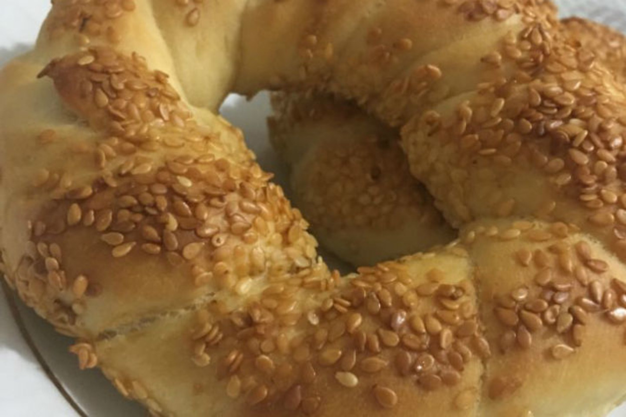 Yanında Peynir ve Çayla: Ev Yapımı Simit