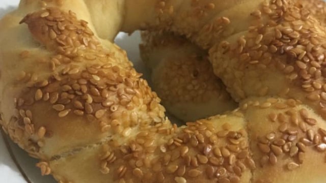 Yanında Peynir ve Çayla: Ev Yapımı Simit