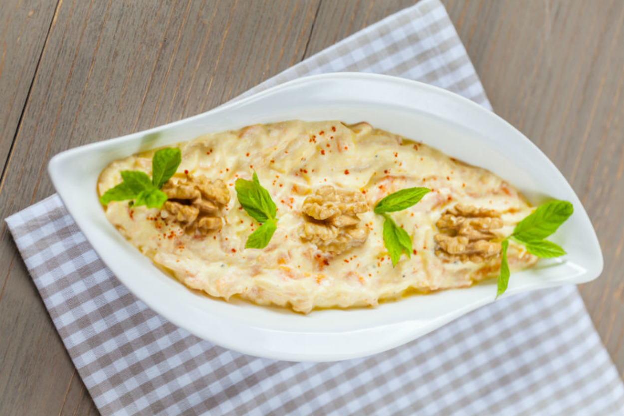 Hazırlaması Maksimum 10-15 Dakikanızı Alacak 12 Kolay Meze Tarifi
