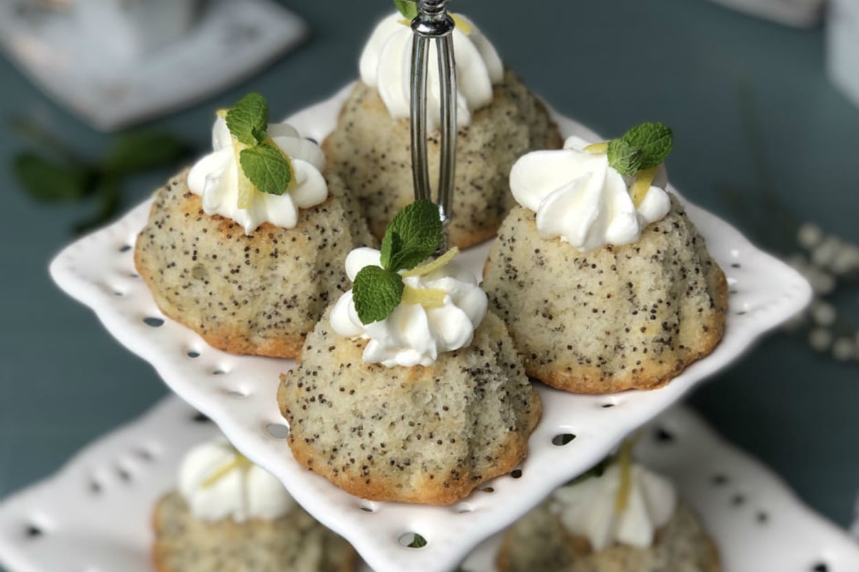 Sunumu Olay: Mini Limonlu Haşhaşlı Kek
