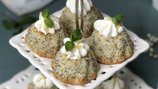 Sunumu Olay: Mini Limonlu Haşhaşlı Kek