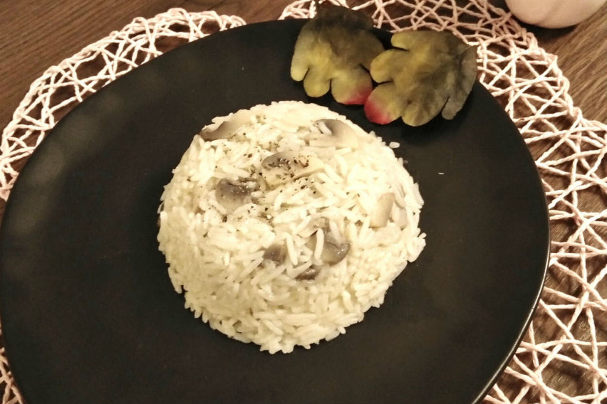 Ana Yemekten Rol Çalar: Mantarlı Pilav