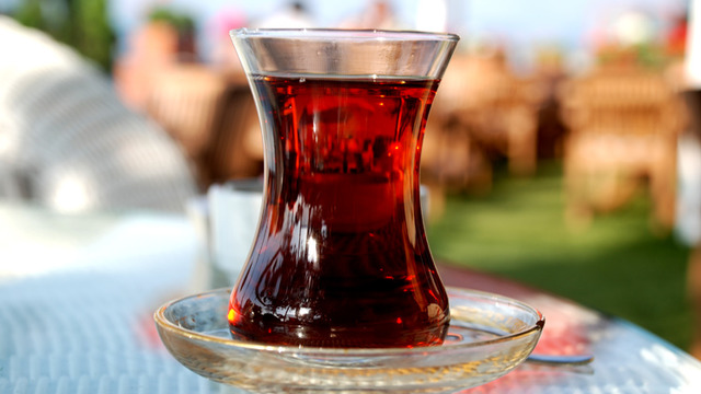 Başlı Başına Bir Gelenek: Çayın Tarihçesi ve Türkiye'ye Gelişi