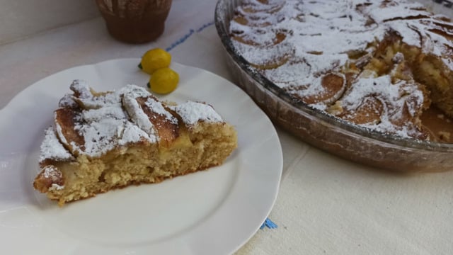 Az Malzeme, Çok Lezzet: Pratik Elmalı Kek