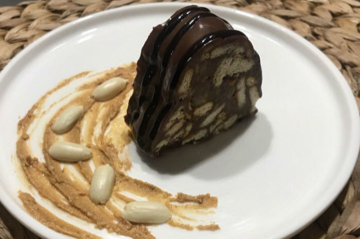 Bir Klasiğe Yeni Dokunuş: Fıstık Ezmeli Mozaik Pasta