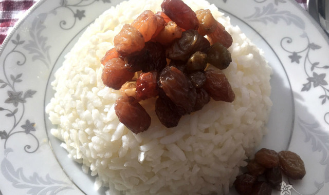 En Güzel Yöresel Lezzetlerden: Kars Üzümlü Süzme Pilavı