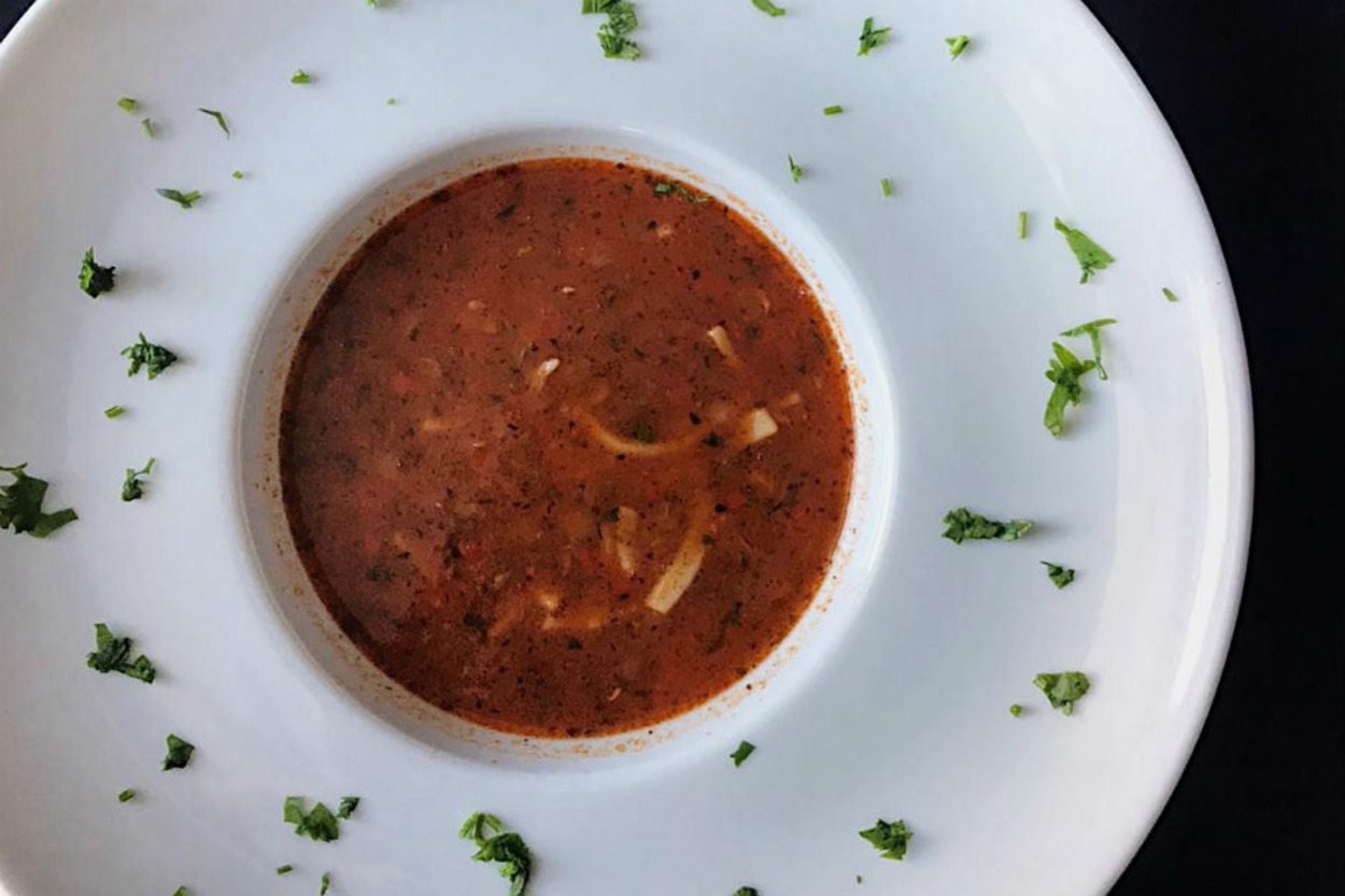 Besleyici ve Doyurucu: Erişteli Yeşil Mercimek Çorbası