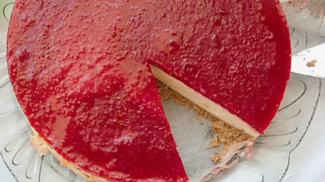 Nefis Uyum: Frambuazlı Cheesecake