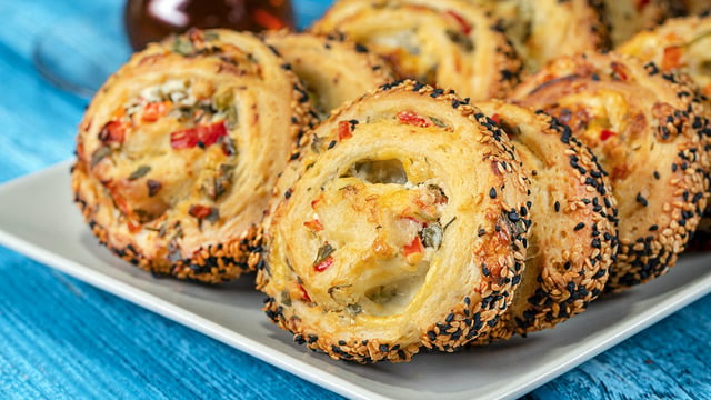 İçinde Lezzet Saklı: Rulo Simit Poğaça