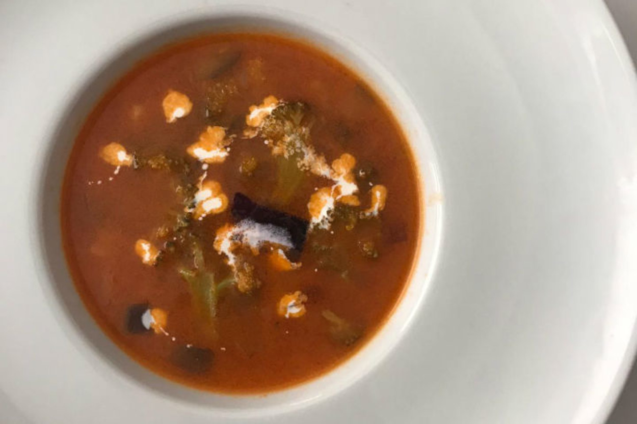 Rengini Pancarda Alan: Borsch Çorbası