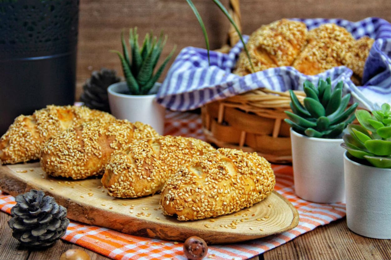 Hazırları Aratmaz: Kaşarlı Simit Poğaça