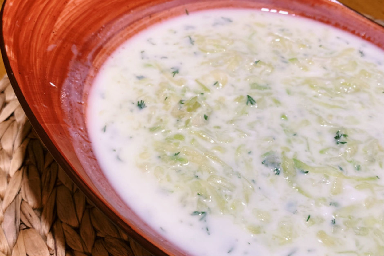 Kalanları Değerlendirelim: Kabak ve Brokoli Saplı Cacık