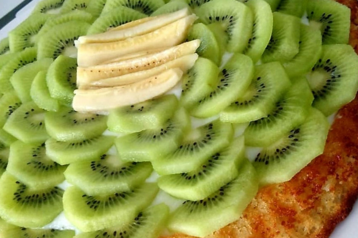 Kivi Sevenler Buraya: Meyveli Muhallebili Pasta