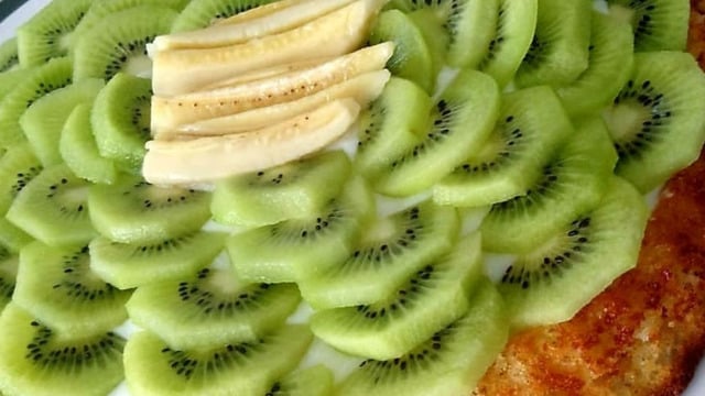 Kivi Sevenler Buraya: Meyveli Muhallebili Pasta
