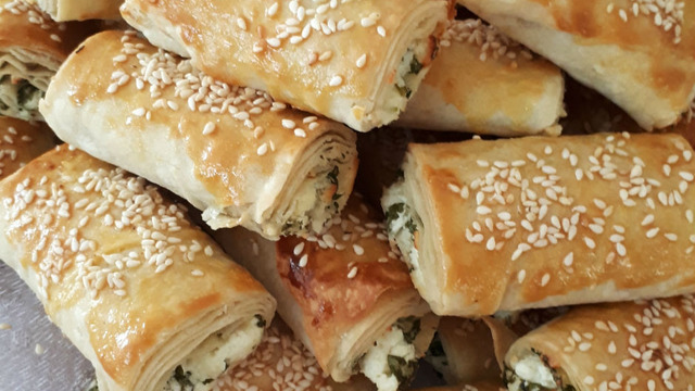 Az Malzemeli: Çıtır Börek