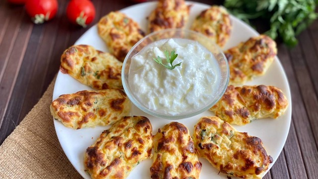 Kahvaltıya da Yakışır: Peynirli Patates Köftesi