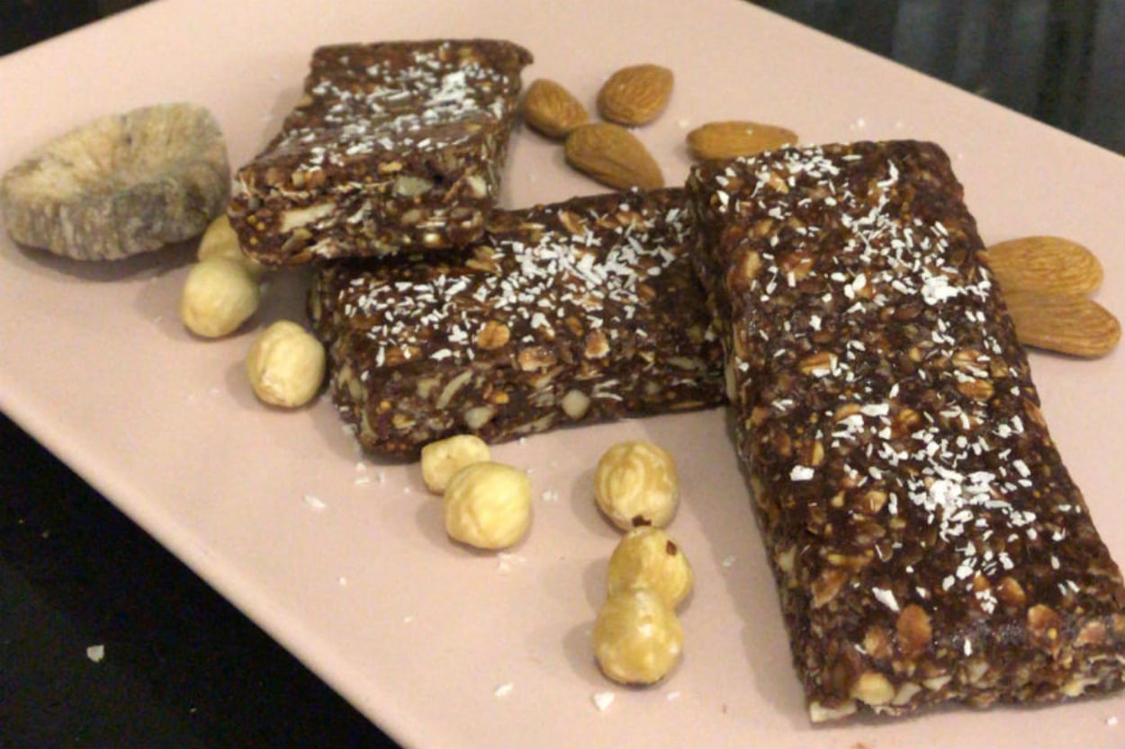 Şekersiz ve Raw: Kolay Enerji Bar